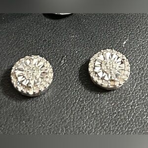 VTG Kiran Jewels Diamond 1/4ct TW Sterling Silver Stud Earrings